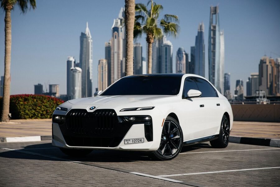 BMW 7 Series rental Dubai